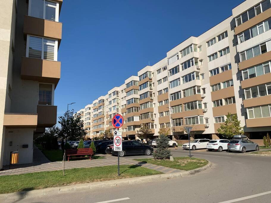 Lovely Bacau 1 Bedroom Apartment Exterior photo