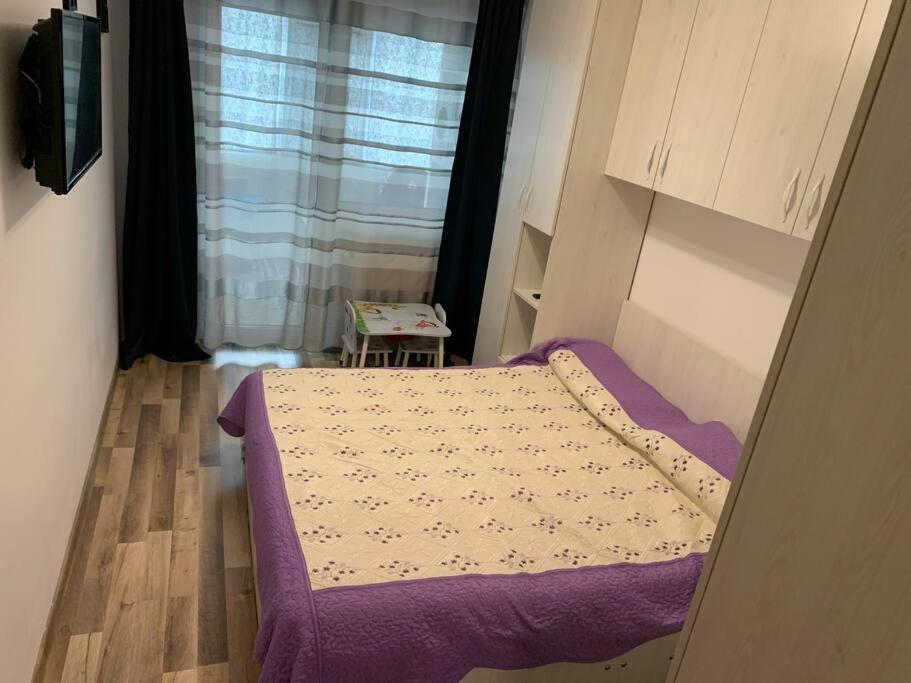 Lovely Bacau 1 Bedroom Apartment Exterior photo