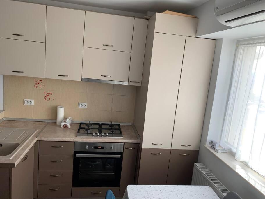 Lovely Bacau 1 Bedroom Apartment Exterior photo